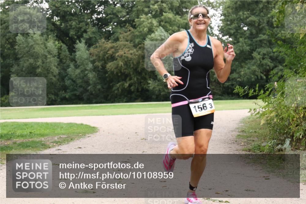 30.08.2026 - Elbe Triathlon Hamburg Antke Förster http://msf.ph/oto/10108959 30.08.2026 15:30:41 Laufen 156, 3 meine-sportfotos.de