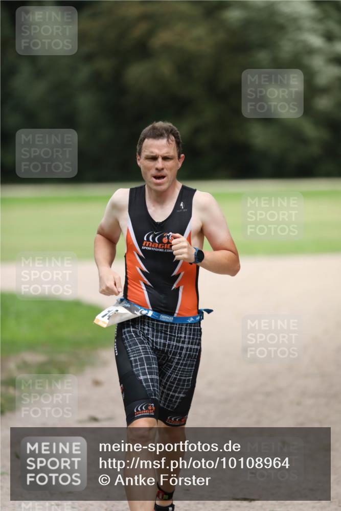 30.08.2026 - Elbe Triathlon Hamburg Antke Förster http://msf.ph/oto/10108964 30.08.2026 15:03:42 Laufen  meine-sportfotos.de