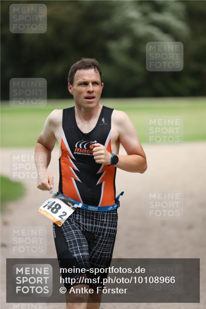 30.08.2026 - Elbe Triathlon Hamburg Antke Förster http://msf.ph/oto/10108966 30.08.2026 15:03:43 Laufen 148, 2 meine-sportfotos.de
