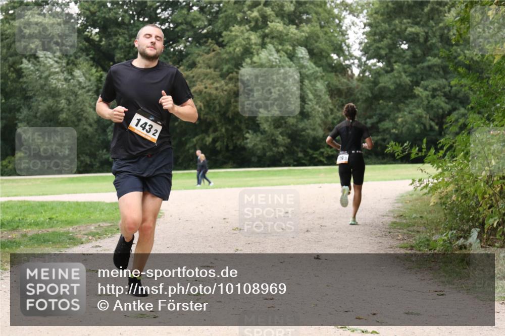 30.08.2026 - Elbe Triathlon Hamburg Antke Förster http://msf.ph/oto/10108969 30.08.2026 15:31:05 Laufen 1432, 29, 3 meine-sportfotos.de