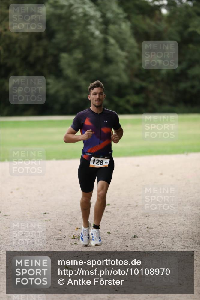 30.08.2026 - Elbe Triathlon Hamburg Antke Förster http://msf.ph/oto/10108970 30.08.2026 15:03:57 Laufen 128, 2, 4 meine-sportfotos.de