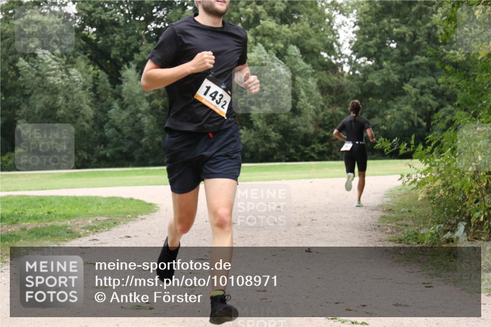 30.08.2026 - Elbe Triathlon Hamburg Antke Förster http://msf.ph/oto/10108971 30.08.2026 15:31:05 Laufen 1432 meine-sportfotos.de