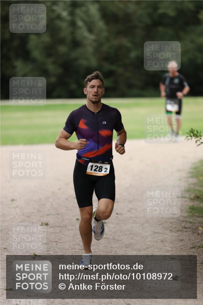 30.08.2026 - Elbe Triathlon Hamburg Antke Förster http://msf.ph/oto/10108972 30.08.2026 15:03:57 Laufen 128, 2, 4 meine-sportfotos.de