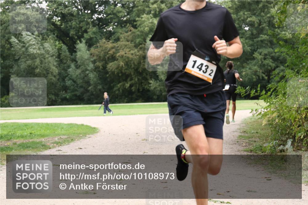 30.08.2026 - Elbe Triathlon Hamburg Antke Förster http://msf.ph/oto/10108973 30.08.2026 15:31:06 Laufen 1432 meine-sportfotos.de