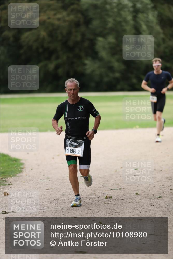 30.08.2026 - Elbe Triathlon Hamburg Antke Förster http://msf.ph/oto/10108980 30.08.2026 15:04:02 Laufen 96, 168, 2 meine-sportfotos.de