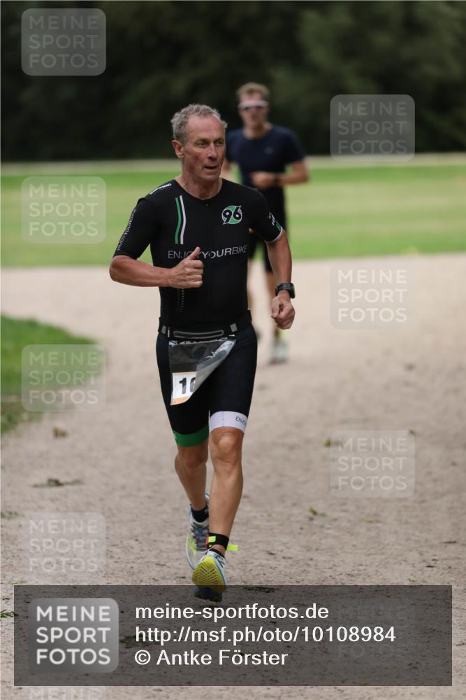 30.08.2026 - Elbe Triathlon Hamburg Antke Förster http://msf.ph/oto/10108984 30.08.2026 15:04:03 Laufen 96, 10 meine-sportfotos.de