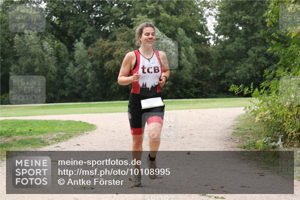 30.08.2026 - Elbe Triathlon Hamburg Antke Förster http://msf.ph/oto/10108995 30.08.2026 15:33:03 Laufen  meine-sportfotos.de