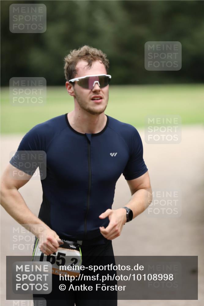 30.08.2026 - Elbe Triathlon Hamburg Antke Förster http://msf.ph/oto/10108998 30.08.2026 15:04:08 Laufen 1652 meine-sportfotos.de