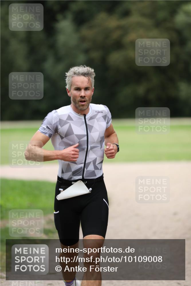 30.08.2026 - Elbe Triathlon Hamburg Antke Förster http://msf.ph/oto/10109008 30.08.2026 15:04:29 Laufen  meine-sportfotos.de