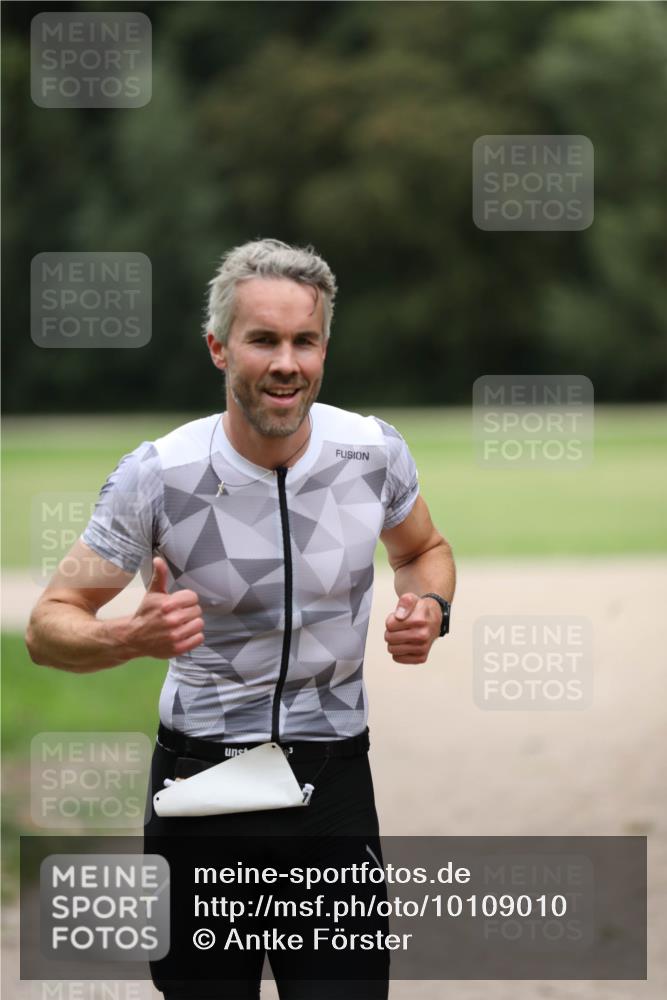 30.08.2026 - Elbe Triathlon Hamburg Antke Förster http://msf.ph/oto/10109010 30.08.2026 15:04:30 Laufen  meine-sportfotos.de