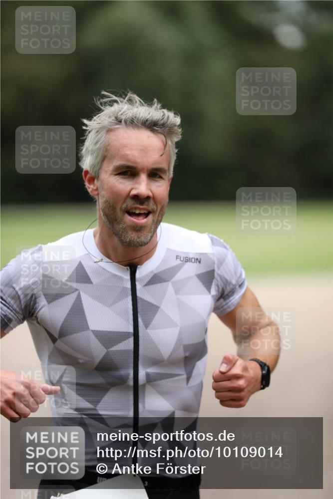 30.08.2026 - Elbe Triathlon Hamburg Antke Förster http://msf.ph/oto/10109014 30.08.2026 15:04:30 Laufen  meine-sportfotos.de