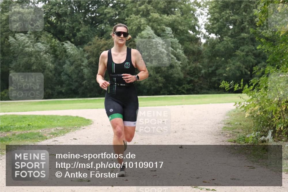 30.08.2026 - Elbe Triathlon Hamburg Antke Förster http://msf.ph/oto/10109017 30.08.2026 15:37:12 Laufen 96 meine-sportfotos.de