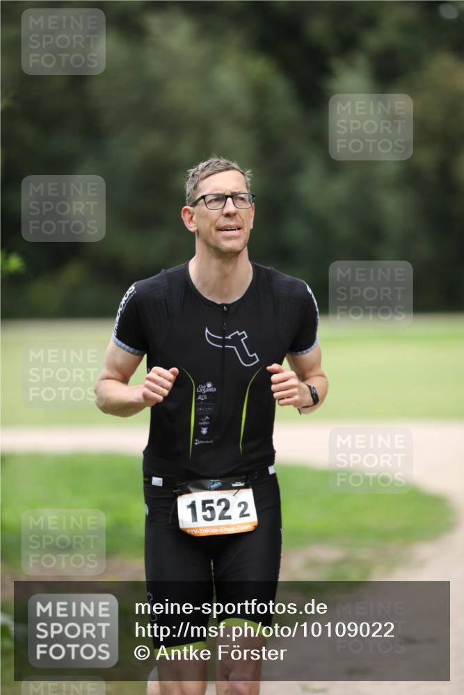 30.08.2026 - Elbe Triathlon Hamburg Antke Förster http://msf.ph/oto/10109022 30.08.2026 15:04:55 Laufen 7111, 1522 meine-sportfotos.de