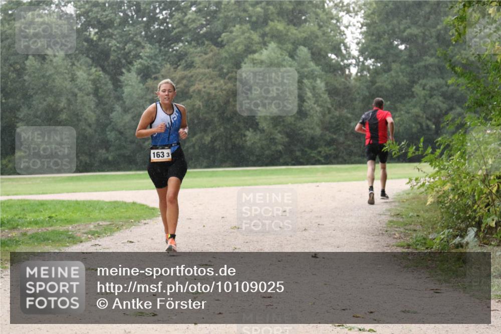 30.08.2026 - Elbe Triathlon Hamburg Antke Förster http://msf.ph/oto/10109025 30.08.2026 15:38:55 Laufen 163, 3 meine-sportfotos.de