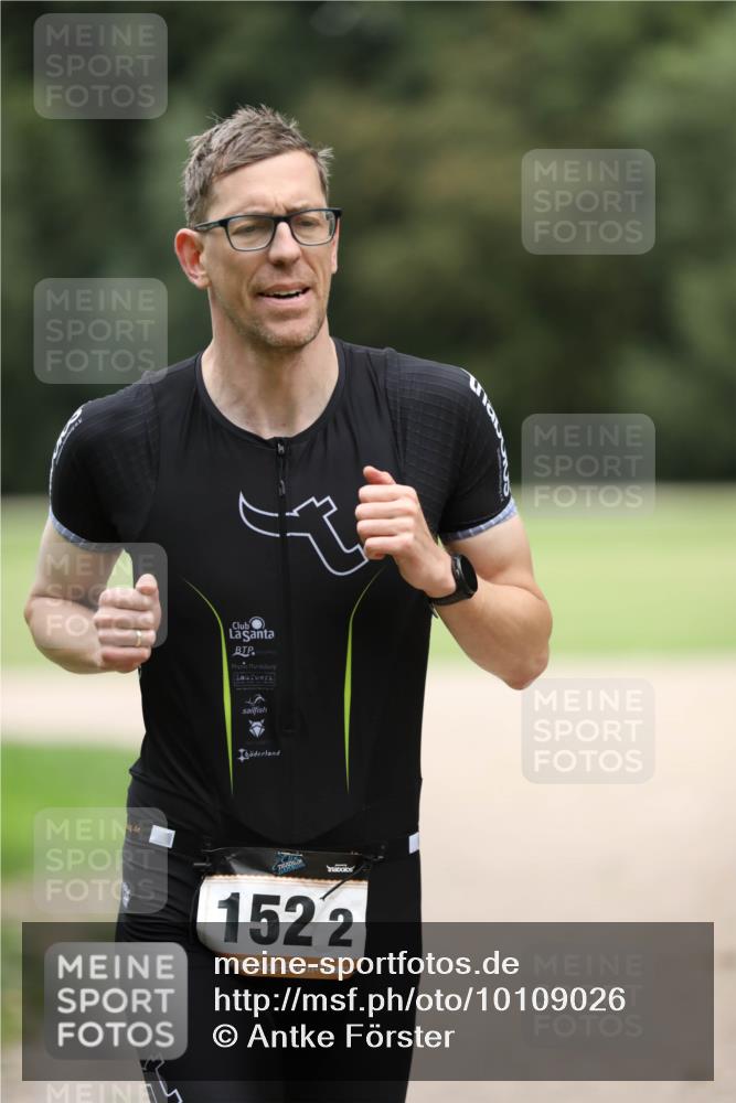30.08.2026 - Elbe Triathlon Hamburg Antke Förster http://msf.ph/oto/10109026 30.08.2026 15:04:55 Laufen 1522 meine-sportfotos.de