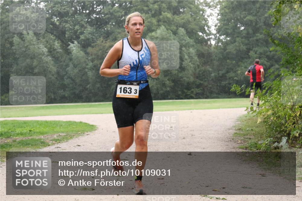 30.08.2026 - Elbe Triathlon Hamburg Antke Förster http://msf.ph/oto/10109031 30.08.2026 15:38:57 Laufen 163, 3 meine-sportfotos.de