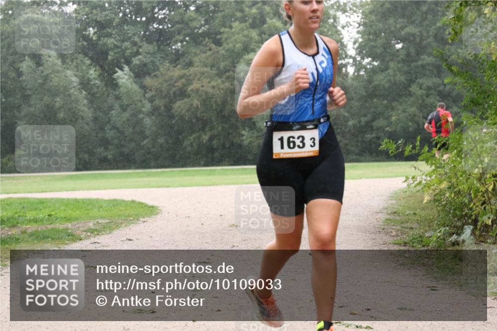 30.08.2026 - Elbe Triathlon Hamburg Antke Förster http://msf.ph/oto/10109033 30.08.2026 15:38:58 Laufen 1633 meine-sportfotos.de