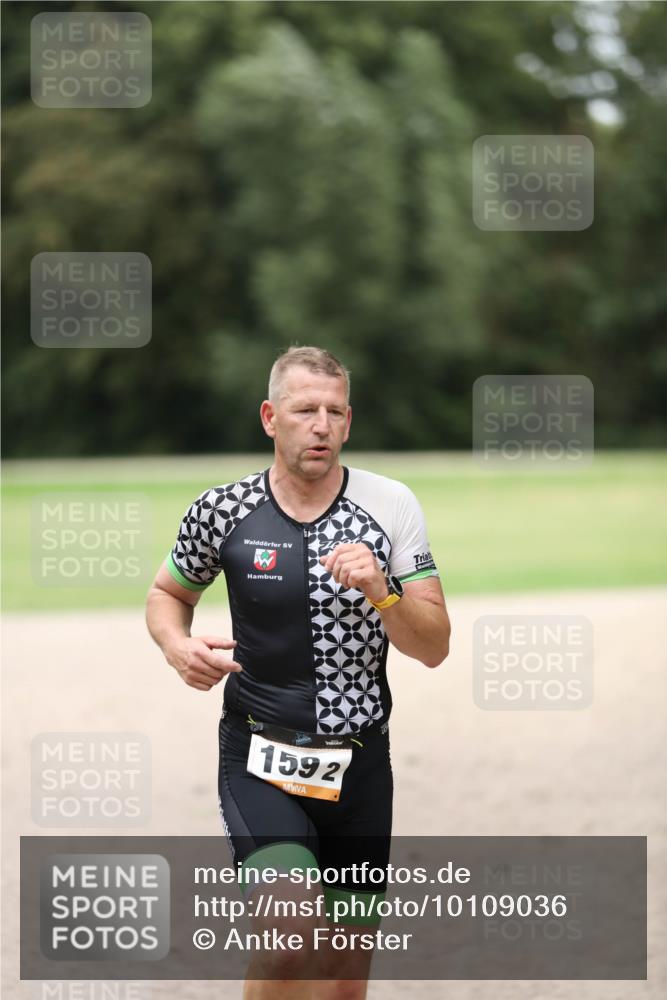 30.08.2026 - Elbe Triathlon Hamburg Antke Förster http://msf.ph/oto/10109036 30.08.2026 15:05:28 Laufen 1592 meine-sportfotos.de