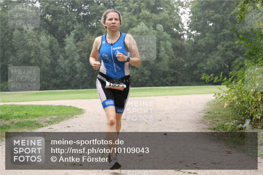 30.08.2026 - Elbe Triathlon Hamburg Antke Förster http://msf.ph/oto/10109043 30.08.2026 15:39:27 Laufen 1535 meine-sportfotos.de