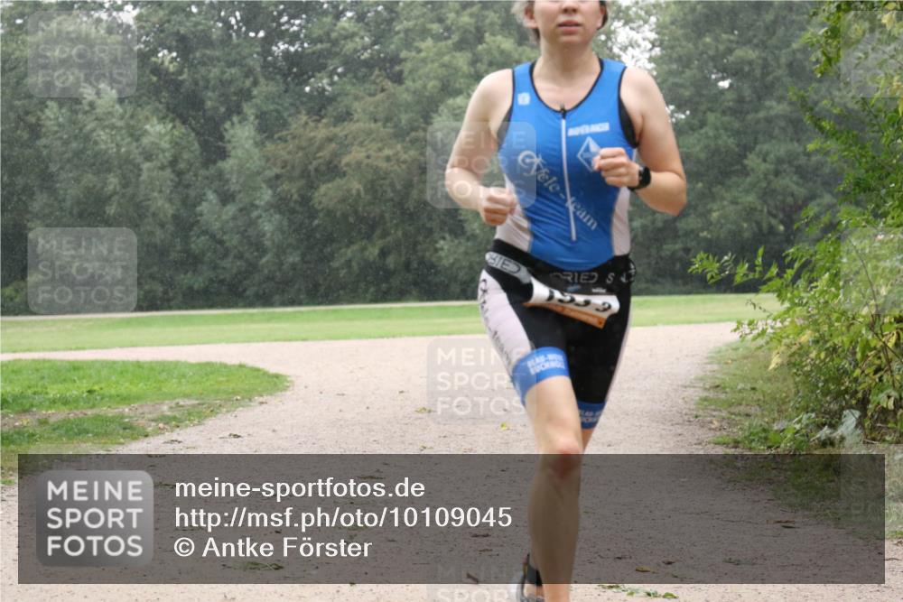 30.08.2026 - Elbe Triathlon Hamburg Antke Förster http://msf.ph/oto/10109045 30.08.2026 15:39:28 Laufen 539 meine-sportfotos.de