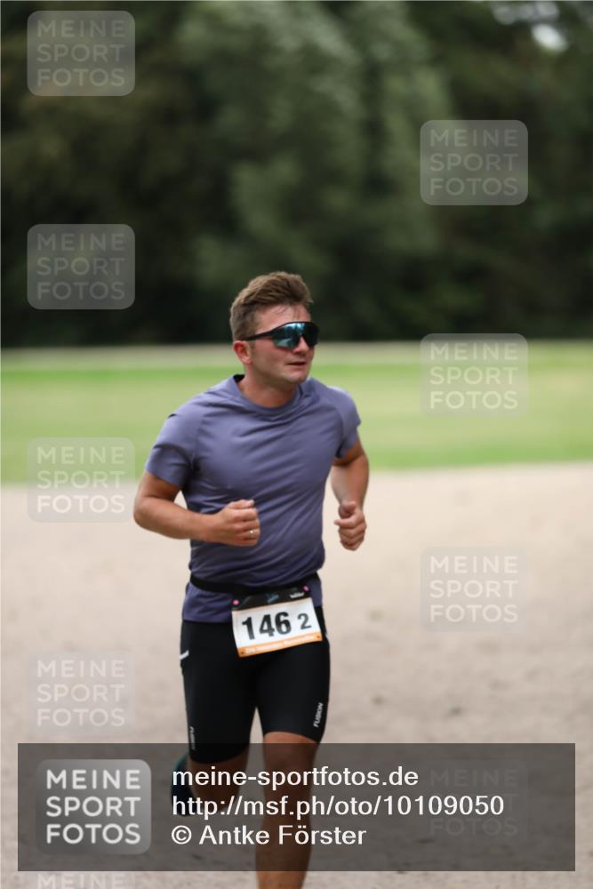 30.08.2026 - Elbe Triathlon Hamburg Antke Förster http://msf.ph/oto/10109050 30.08.2026 15:06:10 Laufen 146, 2 meine-sportfotos.de