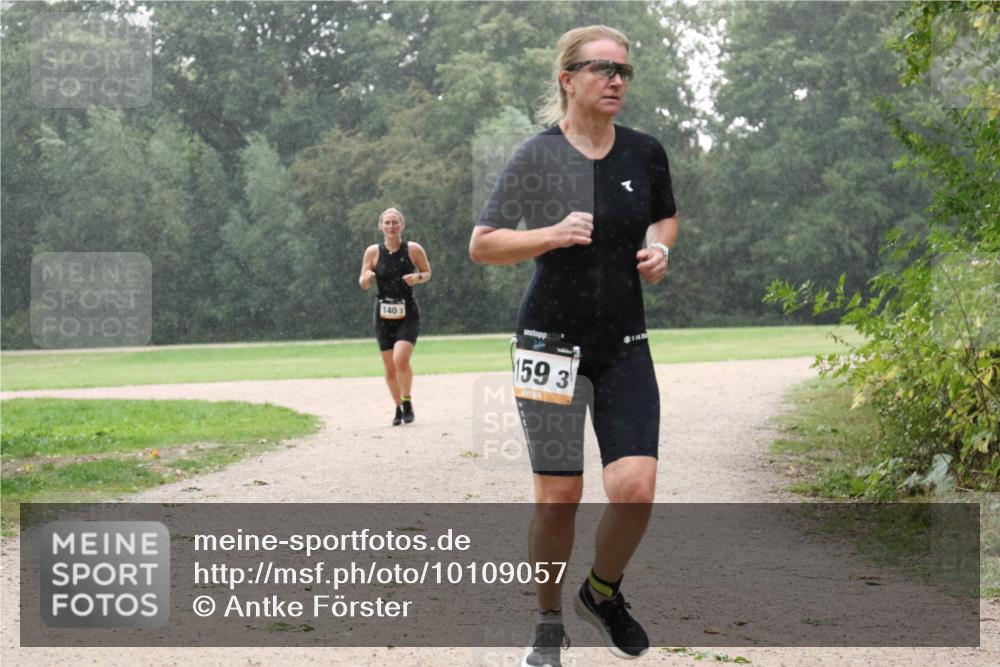 30.08.2026 - Elbe Triathlon Hamburg Antke Förster http://msf.ph/oto/10109057 30.08.2026 15:39:44 Laufen 140, 159, 3 meine-sportfotos.de