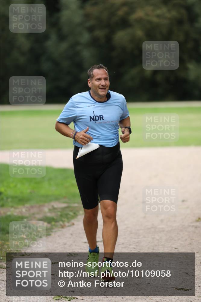 30.08.2026 - Elbe Triathlon Hamburg Antke Förster http://msf.ph/oto/10109058 30.08.2026 15:06:47 Laufen  meine-sportfotos.de