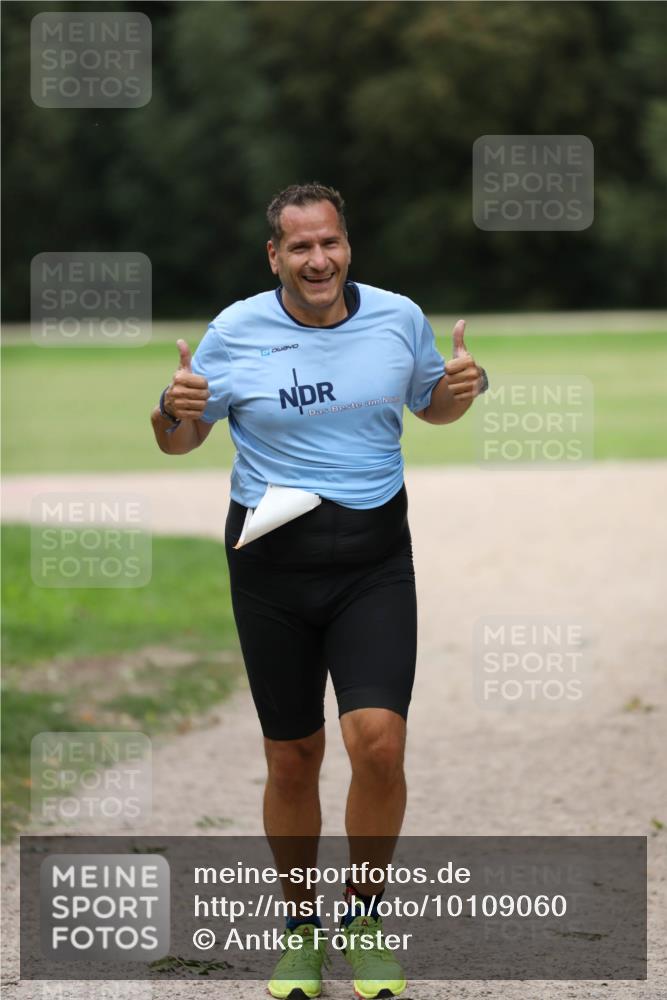30.08.2026 - Elbe Triathlon Hamburg Antke Förster http://msf.ph/oto/10109060 30.08.2026 15:06:48 Laufen  meine-sportfotos.de