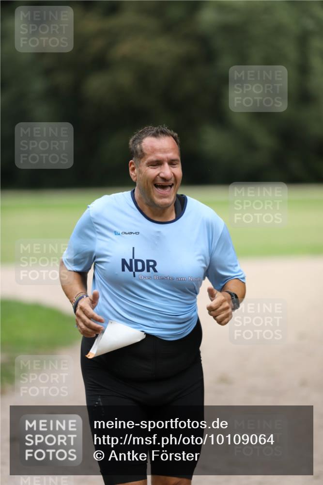 30.08.2026 - Elbe Triathlon Hamburg Antke Förster http://msf.ph/oto/10109064 30.08.2026 15:06:49 Laufen  meine-sportfotos.de