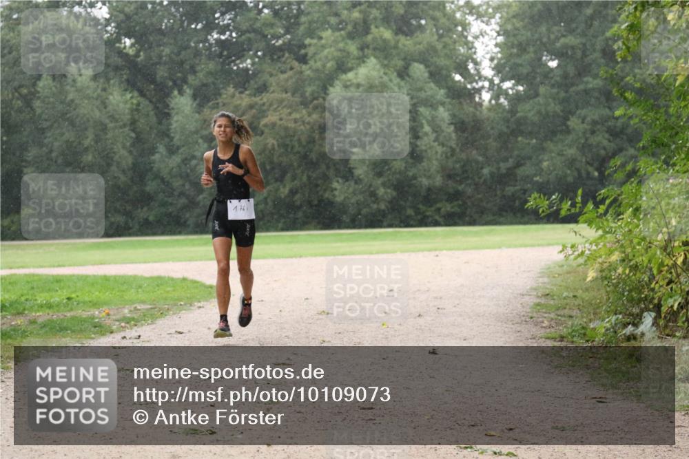 30.08.2026 - Elbe Triathlon Hamburg Antke Förster http://msf.ph/oto/10109073 30.08.2026 15:40:28 Laufen 176 meine-sportfotos.de