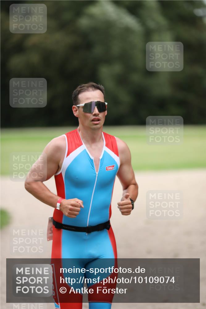 30.08.2026 - Elbe Triathlon Hamburg Antke Förster http://msf.ph/oto/10109074 30.08.2026 15:07:11 Laufen  meine-sportfotos.de