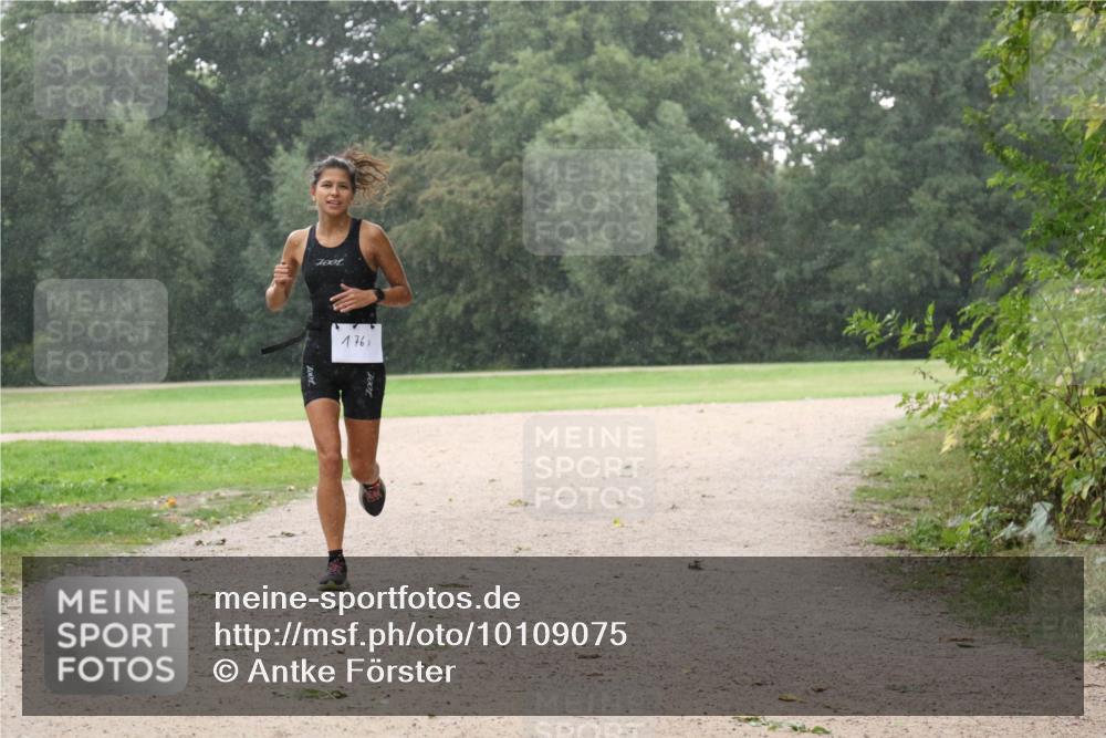 30.08.2026 - Elbe Triathlon Hamburg Antke Förster http://msf.ph/oto/10109075 30.08.2026 15:40:29 Laufen 1763 meine-sportfotos.de