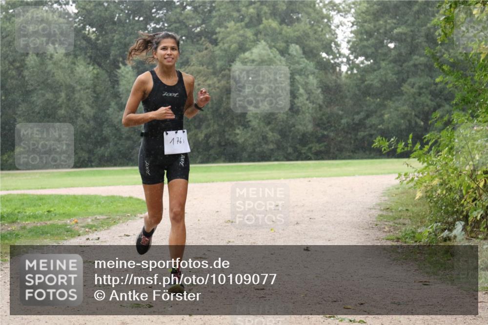 30.08.2026 - Elbe Triathlon Hamburg Antke Förster http://msf.ph/oto/10109077 30.08.2026 15:40:30 Laufen 100, 1763 meine-sportfotos.de