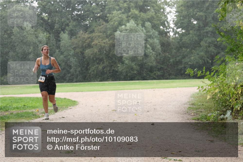30.08.2026 - Elbe Triathlon Hamburg Antke Förster http://msf.ph/oto/10109083 30.08.2026 15:40:42 Laufen 49, 3 meine-sportfotos.de