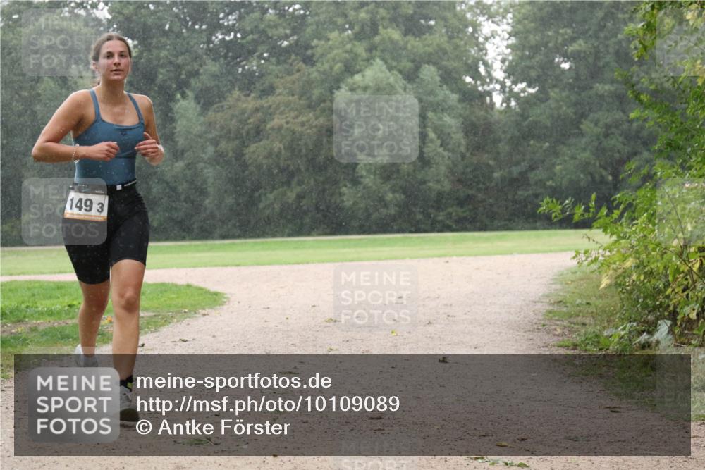30.08.2026 - Elbe Triathlon Hamburg Antke Förster http://msf.ph/oto/10109089 30.08.2026 15:40:45 Laufen 149, 3 meine-sportfotos.de