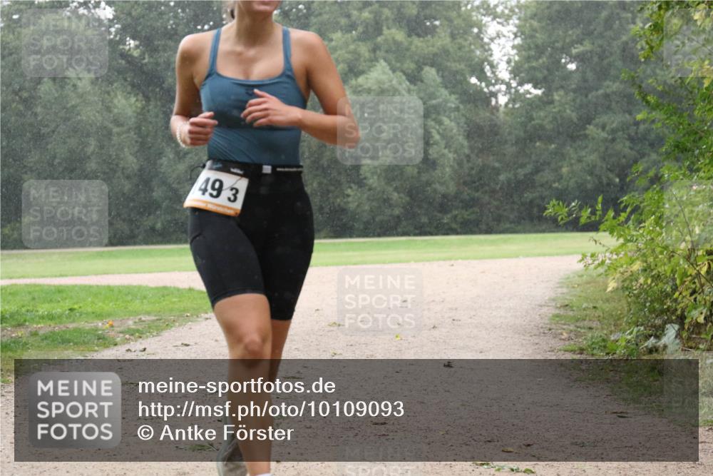 30.08.2026 - Elbe Triathlon Hamburg Antke Förster http://msf.ph/oto/10109093 30.08.2026 15:40:46 Laufen 49, 3 meine-sportfotos.de