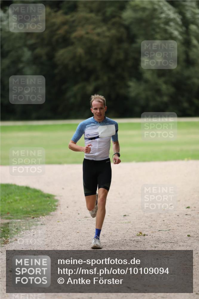 30.08.2026 - Elbe Triathlon Hamburg Antke Förster http://msf.ph/oto/10109094 30.08.2026 15:07:31 Laufen  meine-sportfotos.de