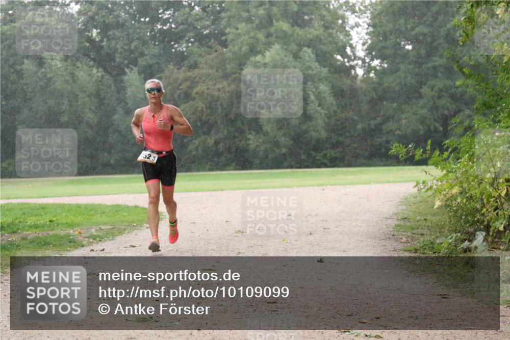 30.08.2026 - Elbe Triathlon Hamburg Antke Förster http://msf.ph/oto/10109099 30.08.2026 15:41:22 Laufen 152, 3 meine-sportfotos.de