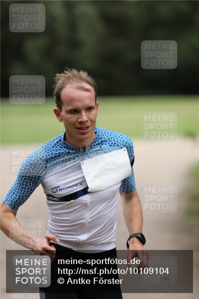 30.08.2026 - Elbe Triathlon Hamburg Antke Förster http://msf.ph/oto/10109104 30.08.2026 15:07:34 Laufen  meine-sportfotos.de