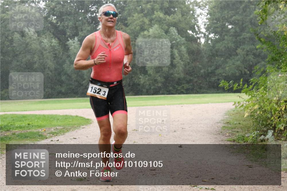 30.08.2026 - Elbe Triathlon Hamburg Antke Förster http://msf.ph/oto/10109105 30.08.2026 15:41:25 Laufen 152, 3 meine-sportfotos.de