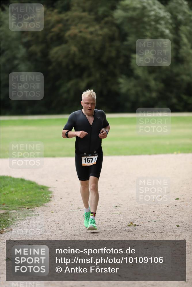 30.08.2026 - Elbe Triathlon Hamburg Antke Förster http://msf.ph/oto/10109106 30.08.2026 15:07:56 Laufen 1572 meine-sportfotos.de