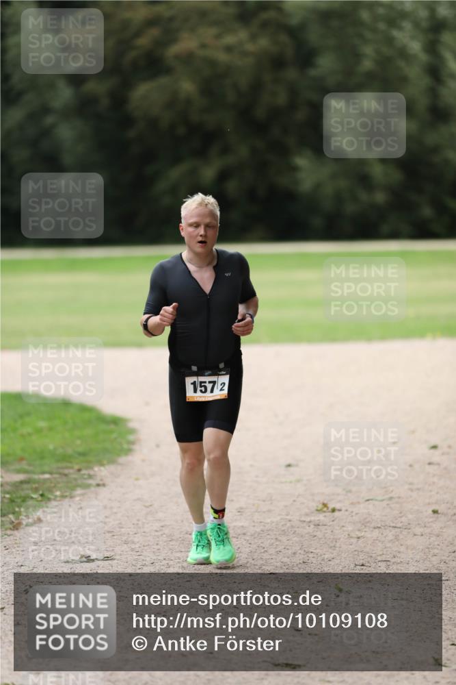 30.08.2026 - Elbe Triathlon Hamburg Antke Förster http://msf.ph/oto/10109108 30.08.2026 15:07:56 Laufen 1572 meine-sportfotos.de