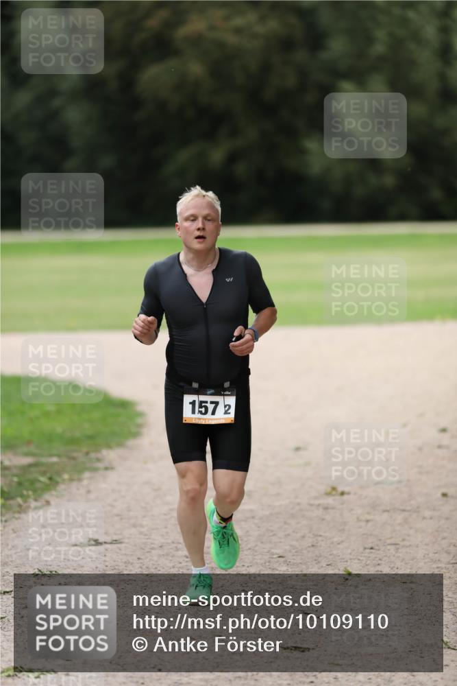 30.08.2026 - Elbe Triathlon Hamburg Antke Förster http://msf.ph/oto/10109110 30.08.2026 15:07:57 Laufen 41, 1572 meine-sportfotos.de