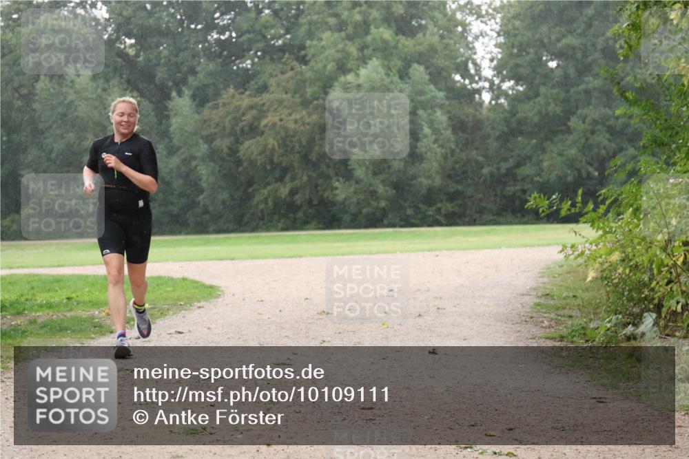 30.08.2026 - Elbe Triathlon Hamburg Antke Förster http://msf.ph/oto/10109111 30.08.2026 15:41:47 Laufen  meine-sportfotos.de