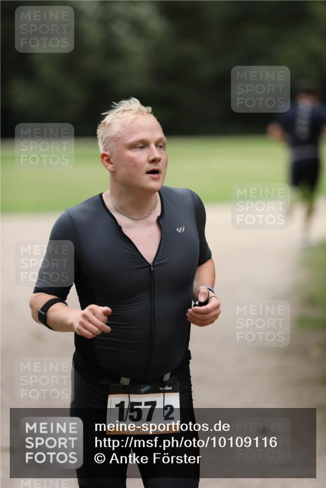 30.08.2026 - Elbe Triathlon Hamburg Antke Förster http://msf.ph/oto/10109116 30.08.2026 15:07:59 Laufen 1572 meine-sportfotos.de