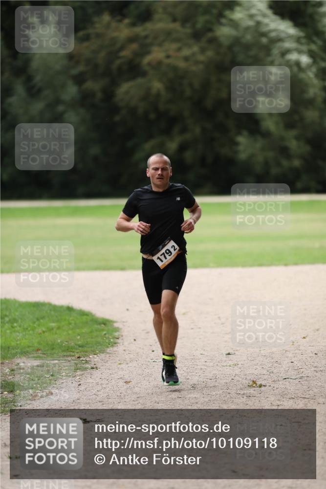 30.08.2026 - Elbe Triathlon Hamburg Antke Förster http://msf.ph/oto/10109118 30.08.2026 15:08:52 Laufen 179, 2 meine-sportfotos.de