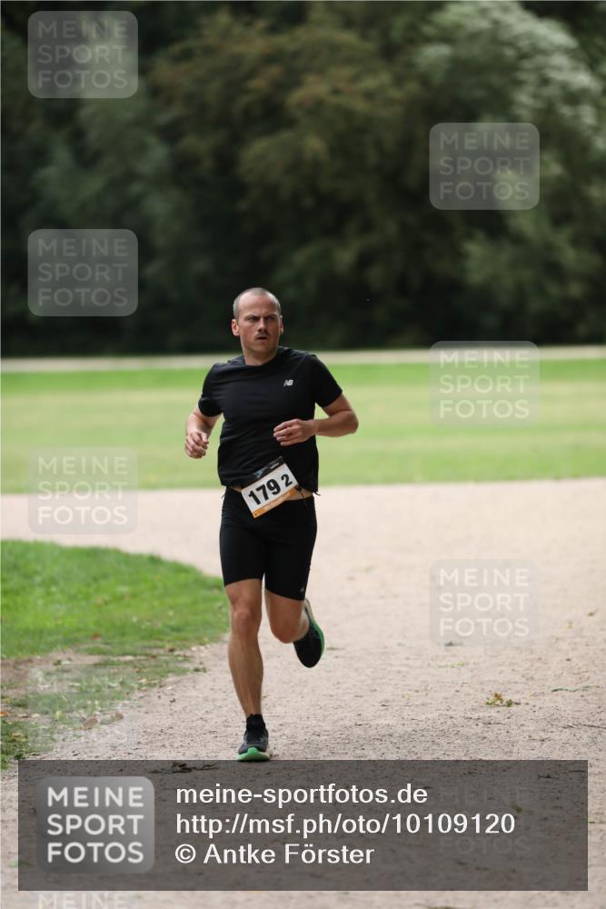 30.08.2026 - Elbe Triathlon Hamburg Antke Förster http://msf.ph/oto/10109120 30.08.2026 15:08:52 Laufen 179, 2 meine-sportfotos.de