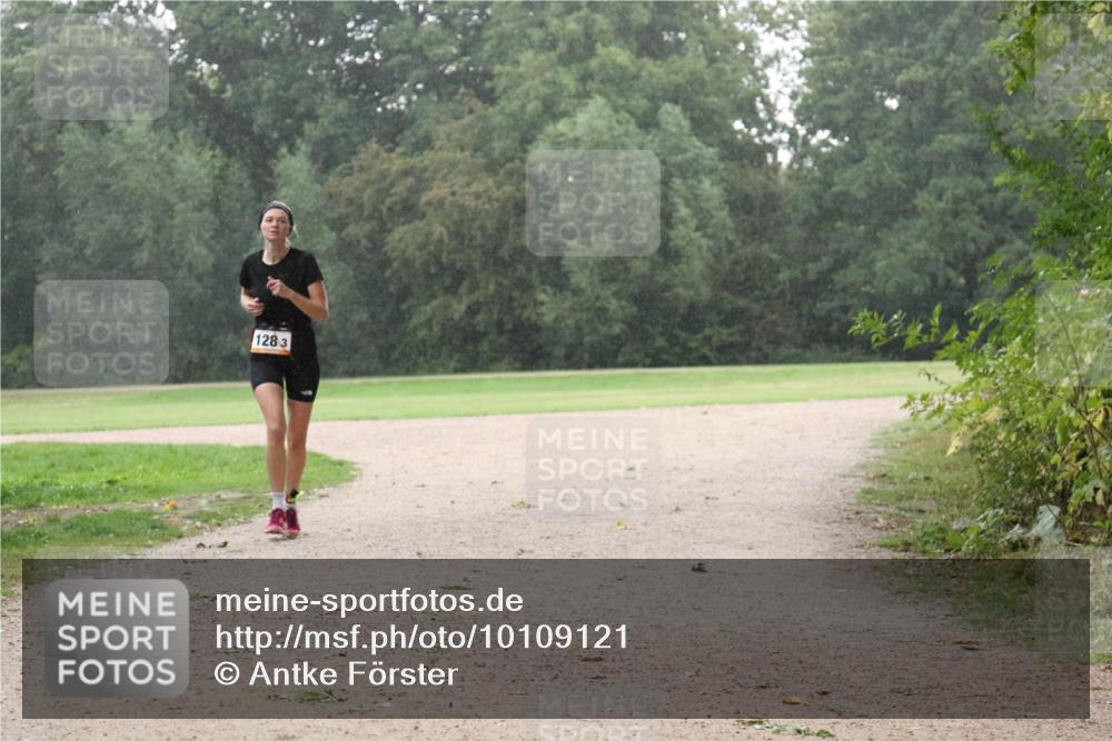 30.08.2026 - Elbe Triathlon Hamburg Antke Förster http://msf.ph/oto/10109121 30.08.2026 15:42:06 Laufen 128, 3 meine-sportfotos.de