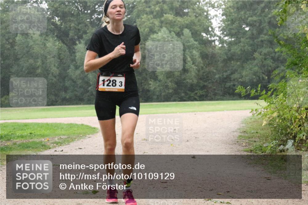 30.08.2026 - Elbe Triathlon Hamburg Antke Förster http://msf.ph/oto/10109129 30.08.2026 15:42:09 Laufen 128, 3, 4 meine-sportfotos.de