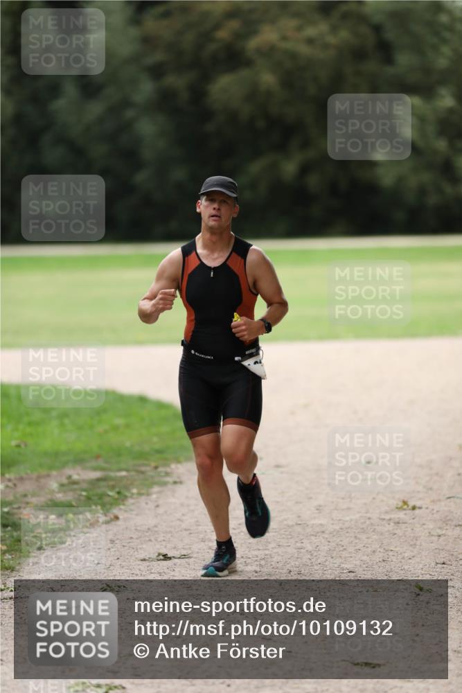 30.08.2026 - Elbe Triathlon Hamburg Antke Förster http://msf.ph/oto/10109132 30.08.2026 15:09:24 Laufen  meine-sportfotos.de